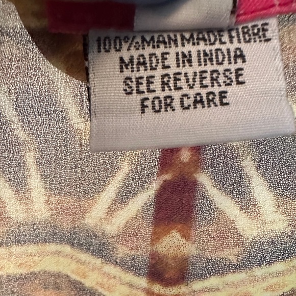 Ranee’s Beach Coverup S - Picture 5 of 5